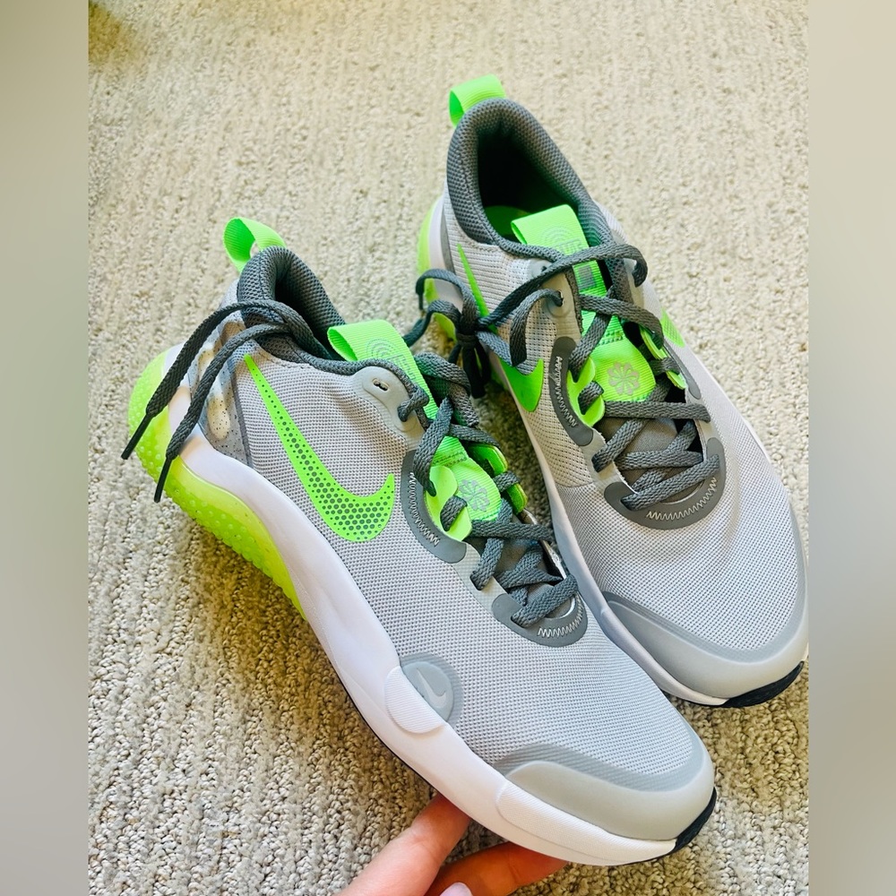 NIB Nike explor next nature